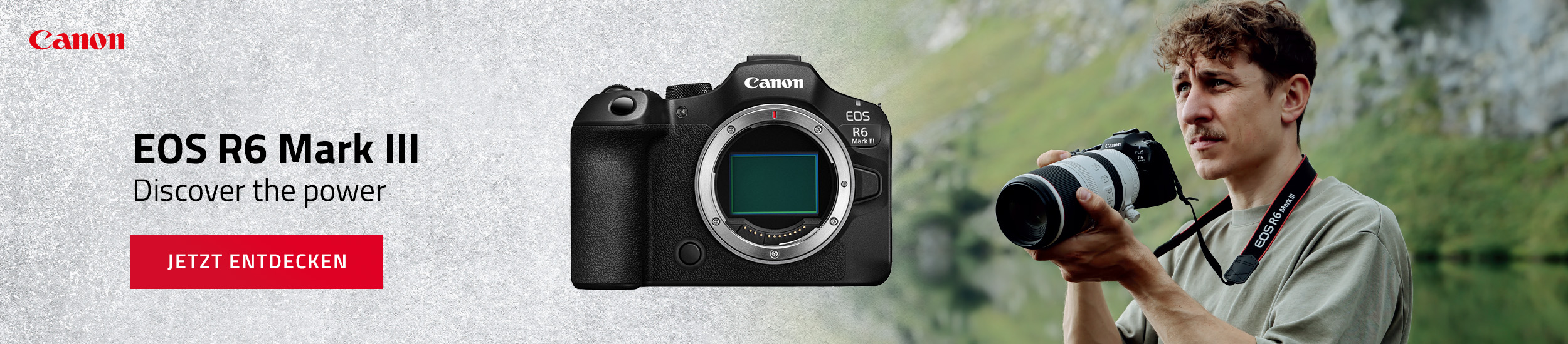 Canon EOS R6 Mark III Werbebanner mit Kameragehäuse und Fotograf mit Teleobjektiv im Freien