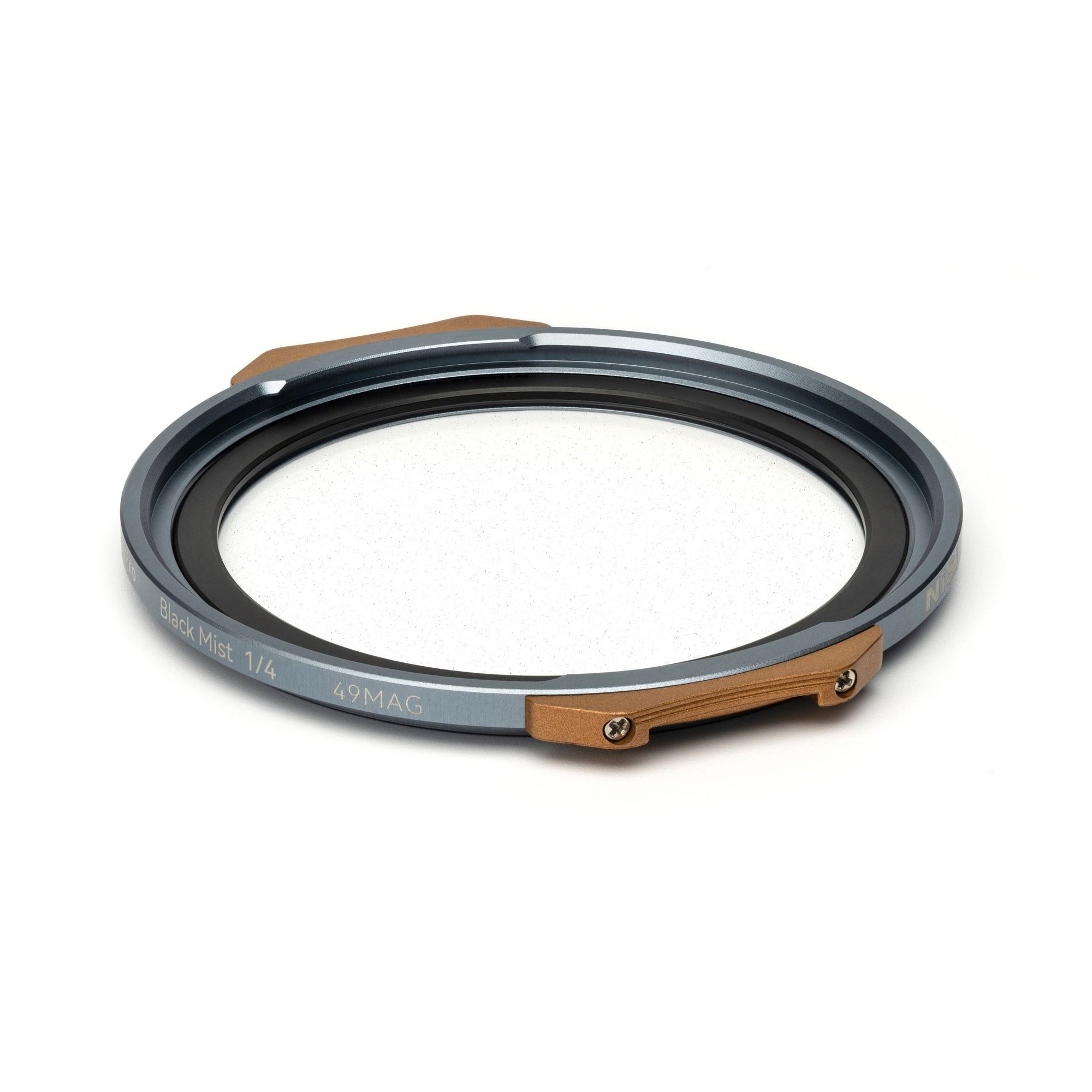 NiSi JetMag Pro Black Mist 1/4 Filter (49MAG) in schräger Ansicht mit feiner Diffusionsbeschichtung im Filterglas.