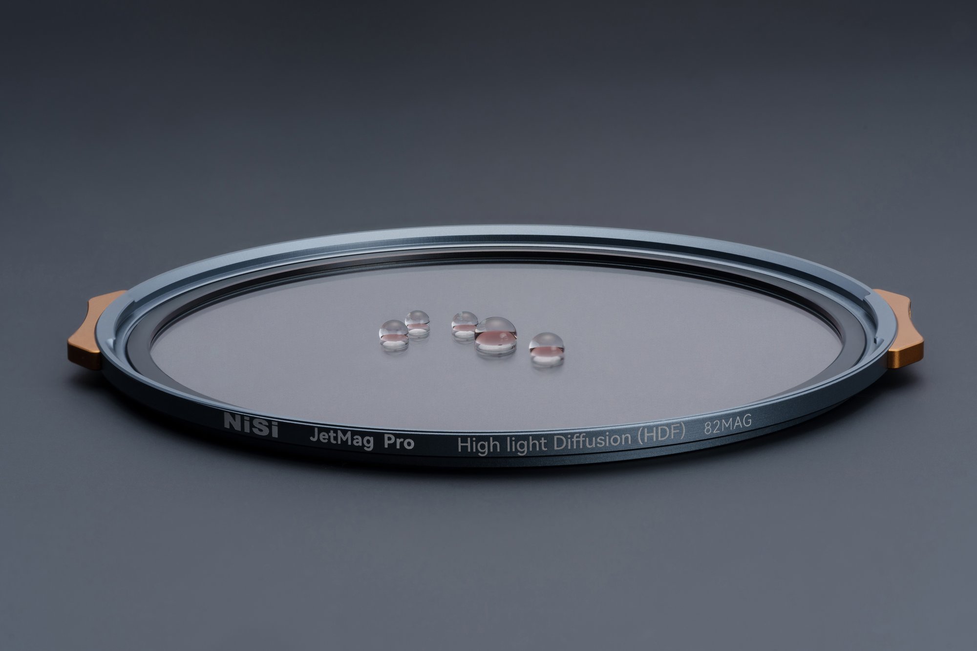 JetMag Pro Highlight Diffusion Magnetic Filter 1/2 (82MAG) mit Glasoberfläche in Detailansicht