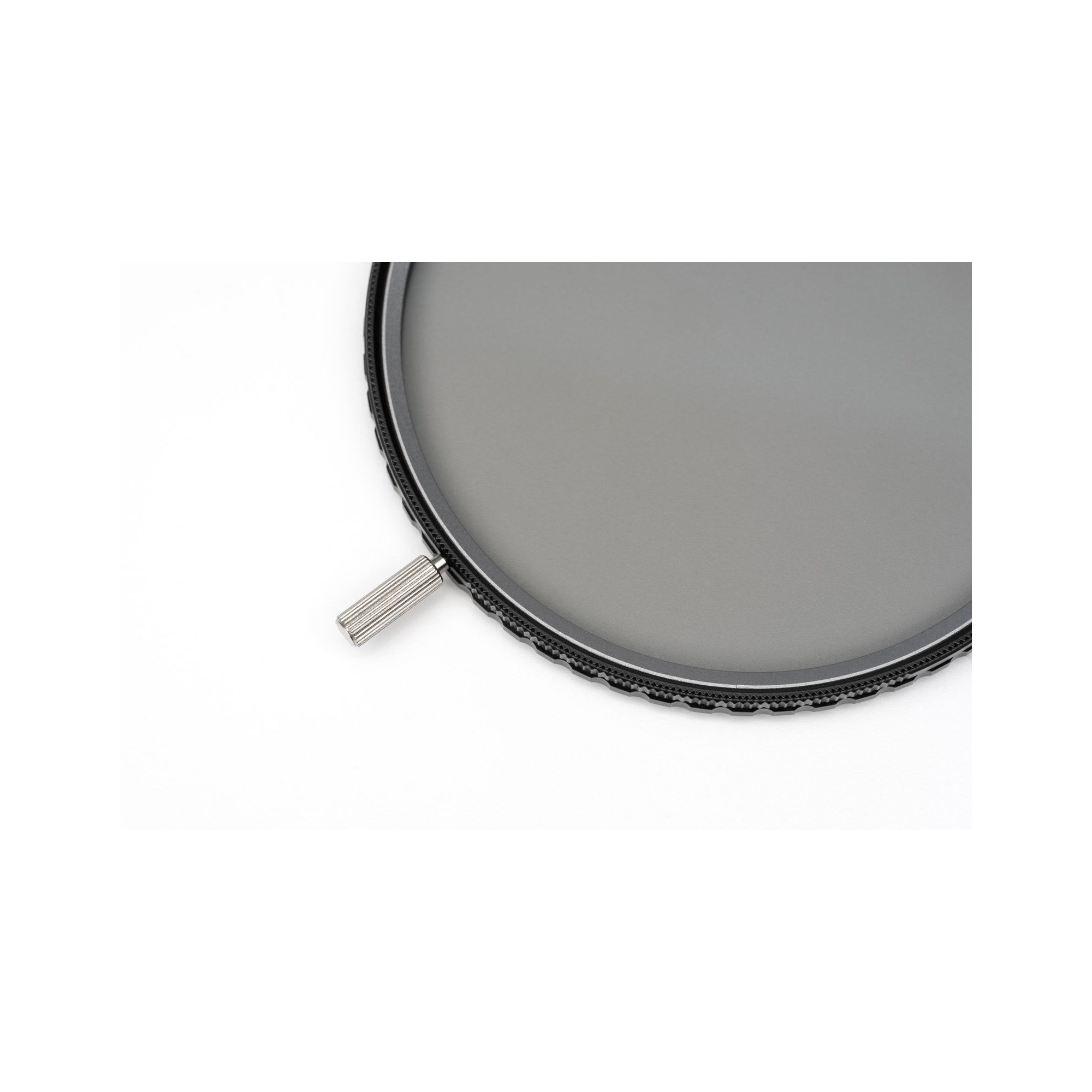 NiSi True Color Pro Nano CPL (Brass Frame) mit Messingrahmen und abnehmbarer Befestigungsschraube in Detailansicht.