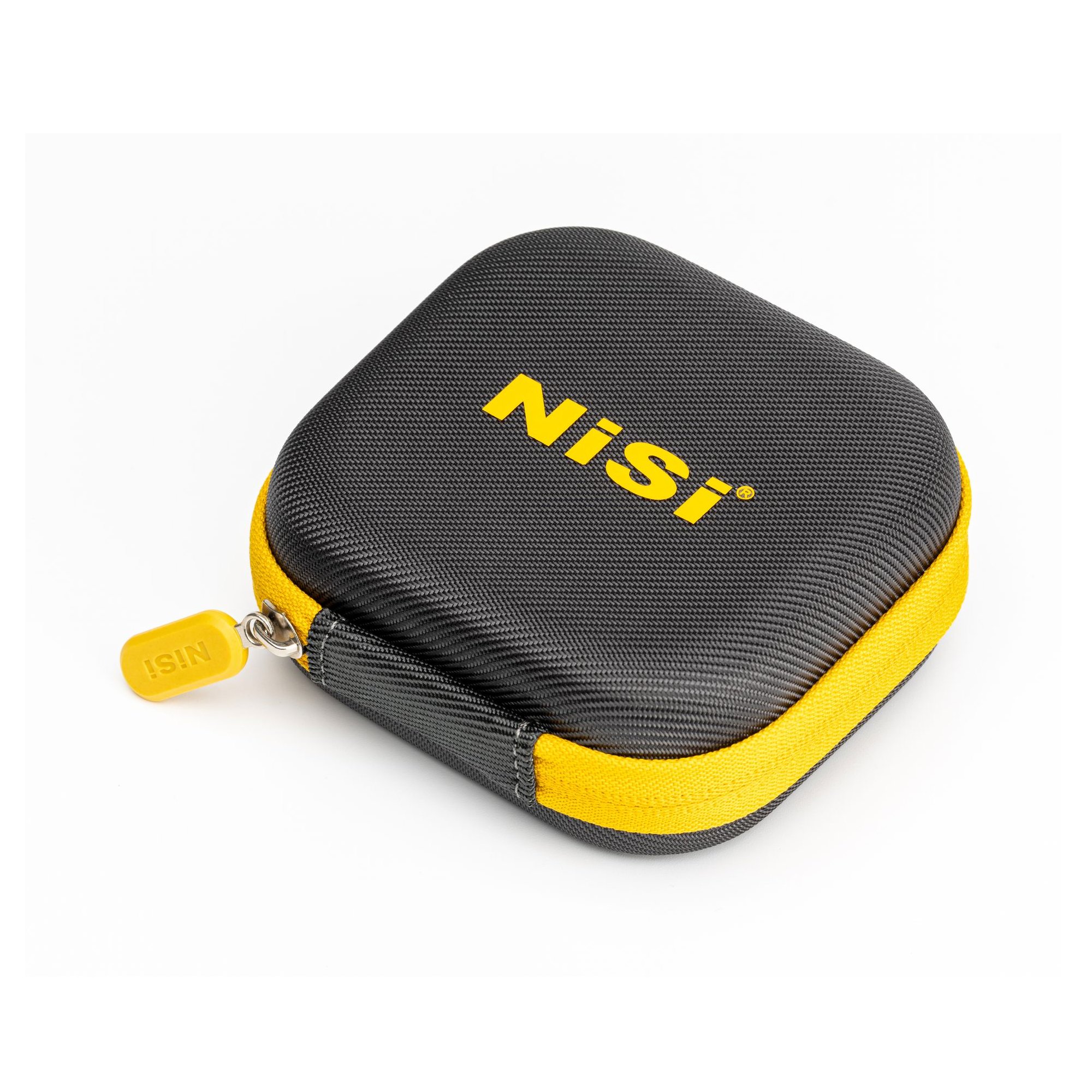 NiSi JetMag Pro Caddy (49MAG) in schräger Ansicht, kompaktes Hartschalenetui zur Aufbewahrung von Filtern.