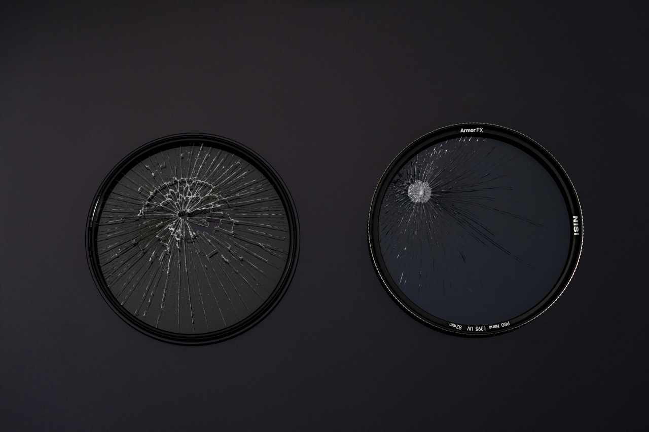 2 NiSi Armor FX UV Filter nebeneinander liegend und beide beschädigt