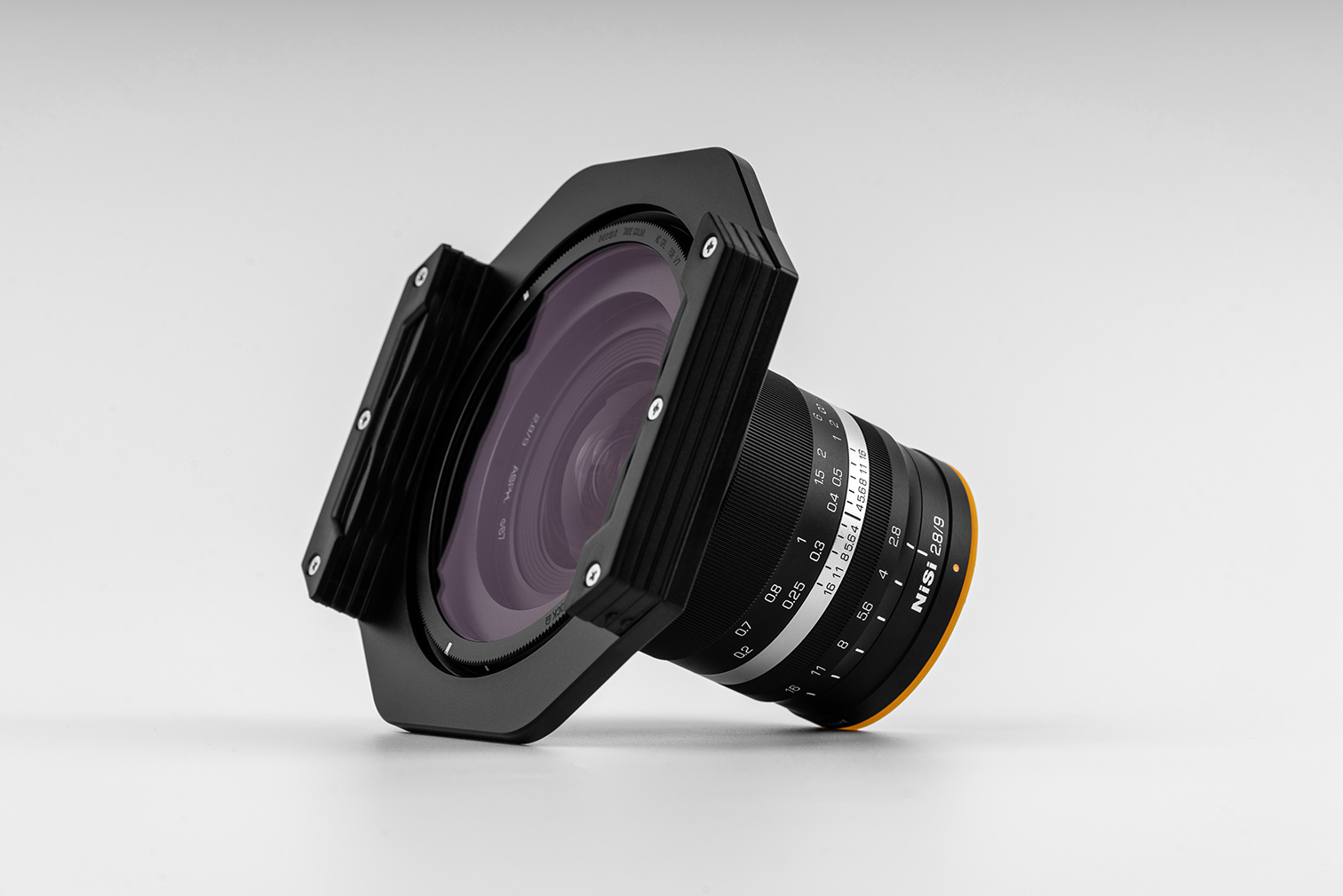 NiSi 9mm F2.8 für APS-C mit 100mm Halterung