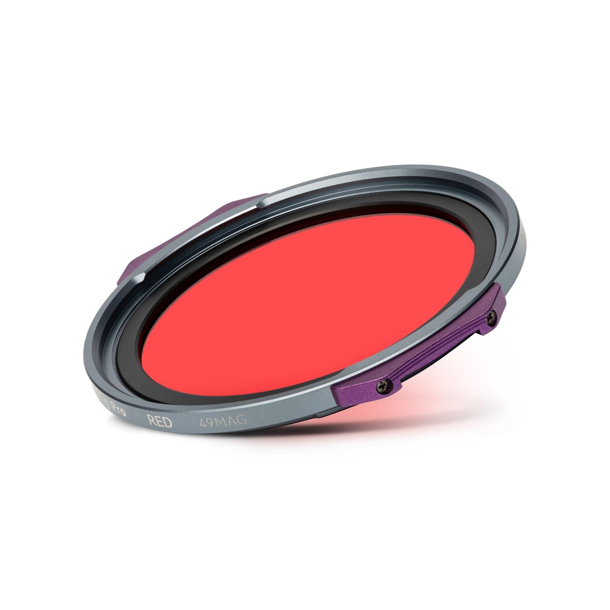 NiSi JetMag Pro Red Filter (49MAG) in schräger Ansicht mit roter Filterfläche und magnetischem Rahmen.